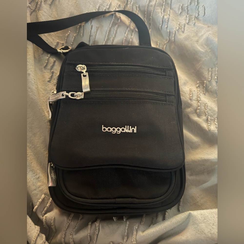 Baggallini RFID Journey Crossbody Bag